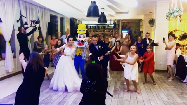 Animacje dla dzieci, bańki XXL wesele, maskotki XXL, animatorki - film 1