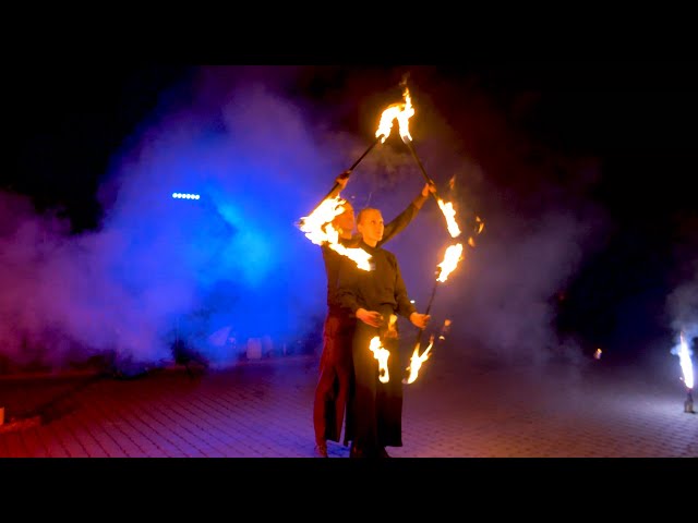 Taniec z Ogniem i Światłem - FIRESHOW - Manipura Teatr Ognia - film 1