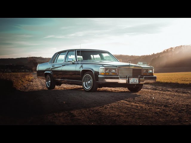 Cadillac Brougham 5.0 V8 - film 1