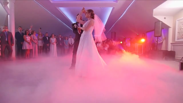 Ciężki dym na Wesele Pierwszy taniec w chmurach wytwornica EFEKT DYMU! - film 1