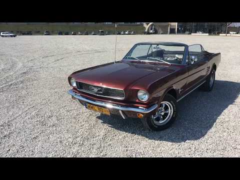 Bordowy Mustang Cabrio 1966r V8 - film 1