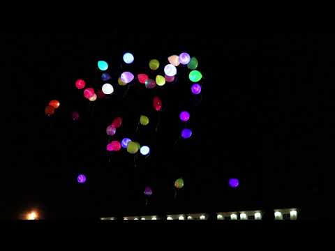 Ciężki dym Fontanny sceniczne Napis LOVE Świecące balony Bańki mydlane - film 1