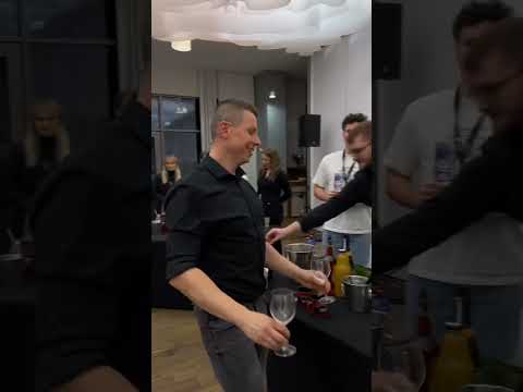 Barmańska Robota Drink Bar - film 1